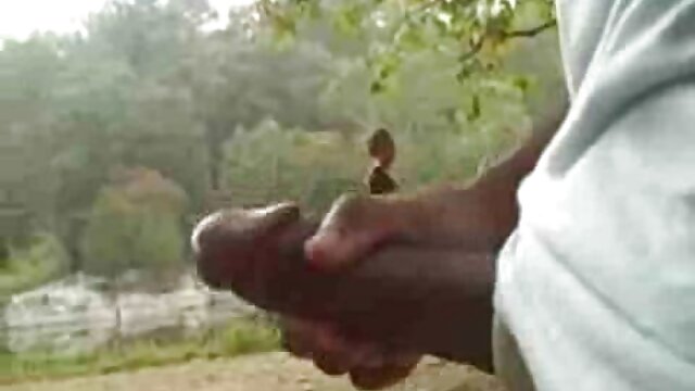 बस्टी ब्रुनेट मिल्फ़ नादिया नाईट राल्फ लाँगसाठी झुकते