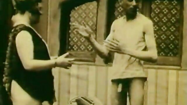 टॅटू केलेले आशियाई बेब साया गाणे मोठ्या कडक लिंगाची आवड आहे