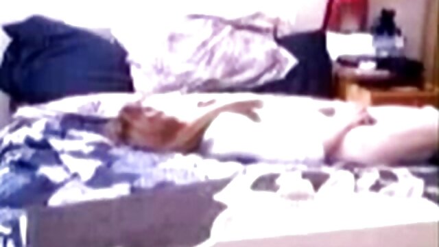चर्मने स्टार आणि आशिया या दोन चुलबुली मुली आनंदी आहेत एक मुलगा उत्कट थ्रीसम सेक्स करत आहे