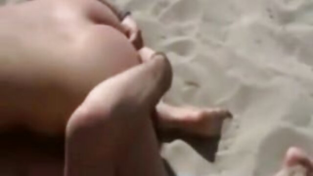 POV क्लिपमध्ये ब्राउनहेड गॅल आश्चर्यकारकपणे चांगला ब्लोजॉब देत आहे
