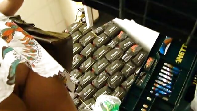 चांगले रचलेले जपानी प्रौढ बोट दाबाने fucked नाही