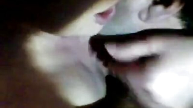 आश्चर्यकारक sluts Sequoia Redd Tiffani Rox थ्रीसम विरुद्ध काहीही नाही