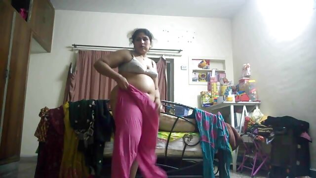 खडबडीत श्यामला आणि तिचा BF घराबाहेर चोखंदळ सुरू करतात आणि घरी सुरू ठेवतात