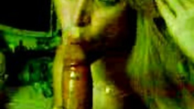 लांब केस असलेल्या blowlerina मिशेल Maylene च्या घट्ट मांजर व्यवस्थित fucked नाही
